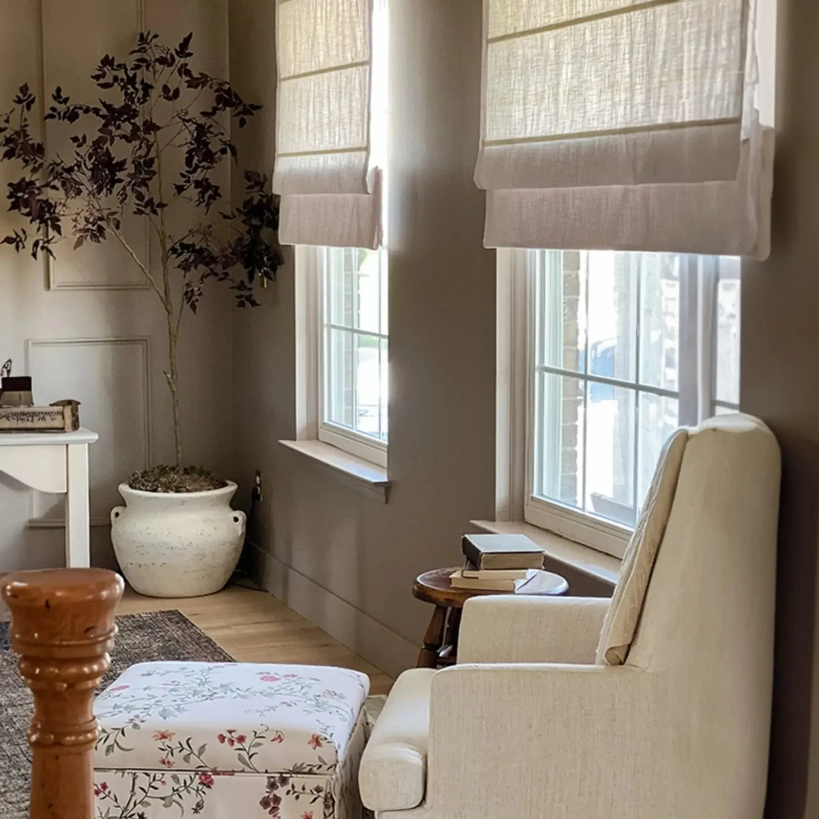 Jawara Roman Shade Cordless-Wooden Headrail - Image 5