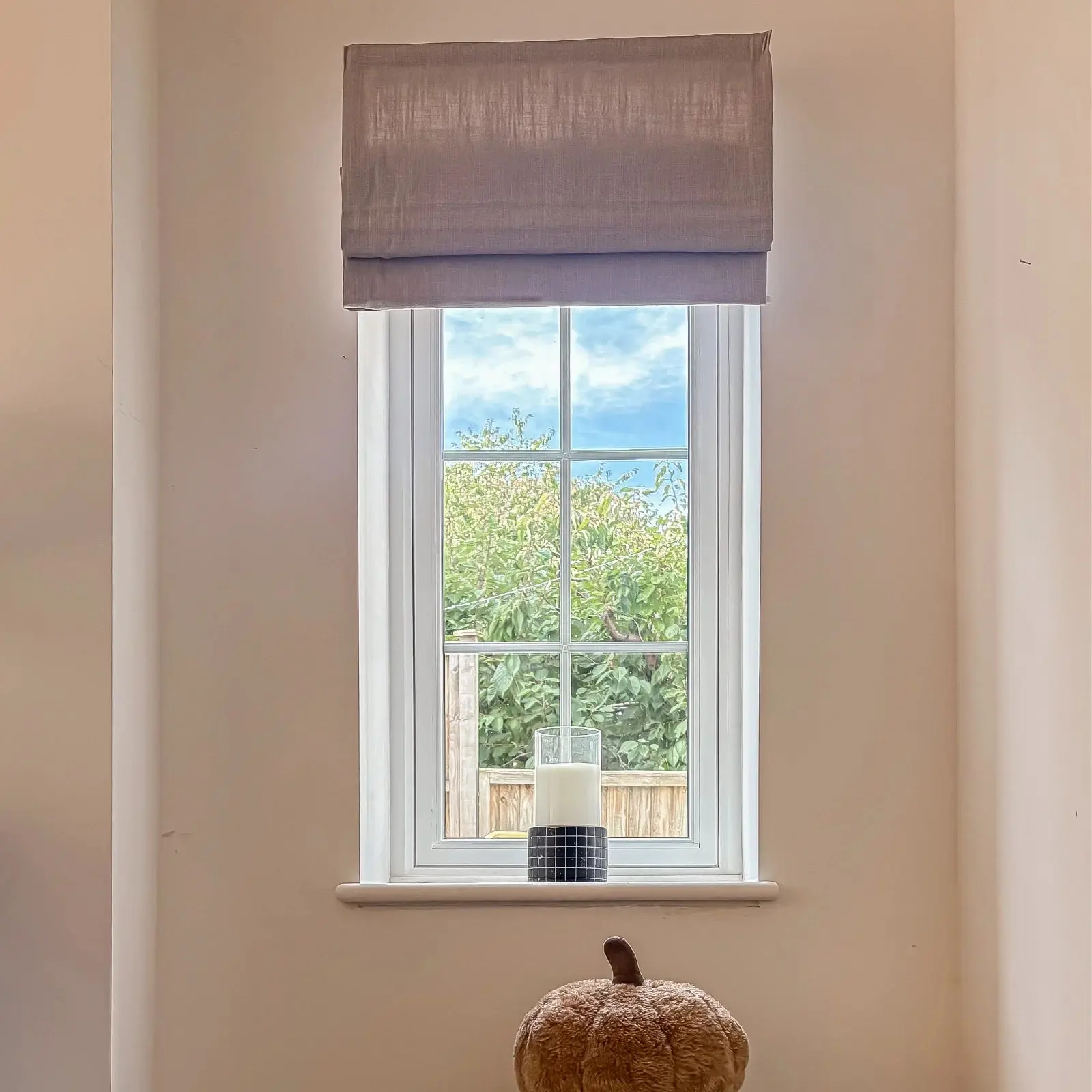 Liz Linen Blend Roman Shade Cordless - Wooden Headrail - Image 9