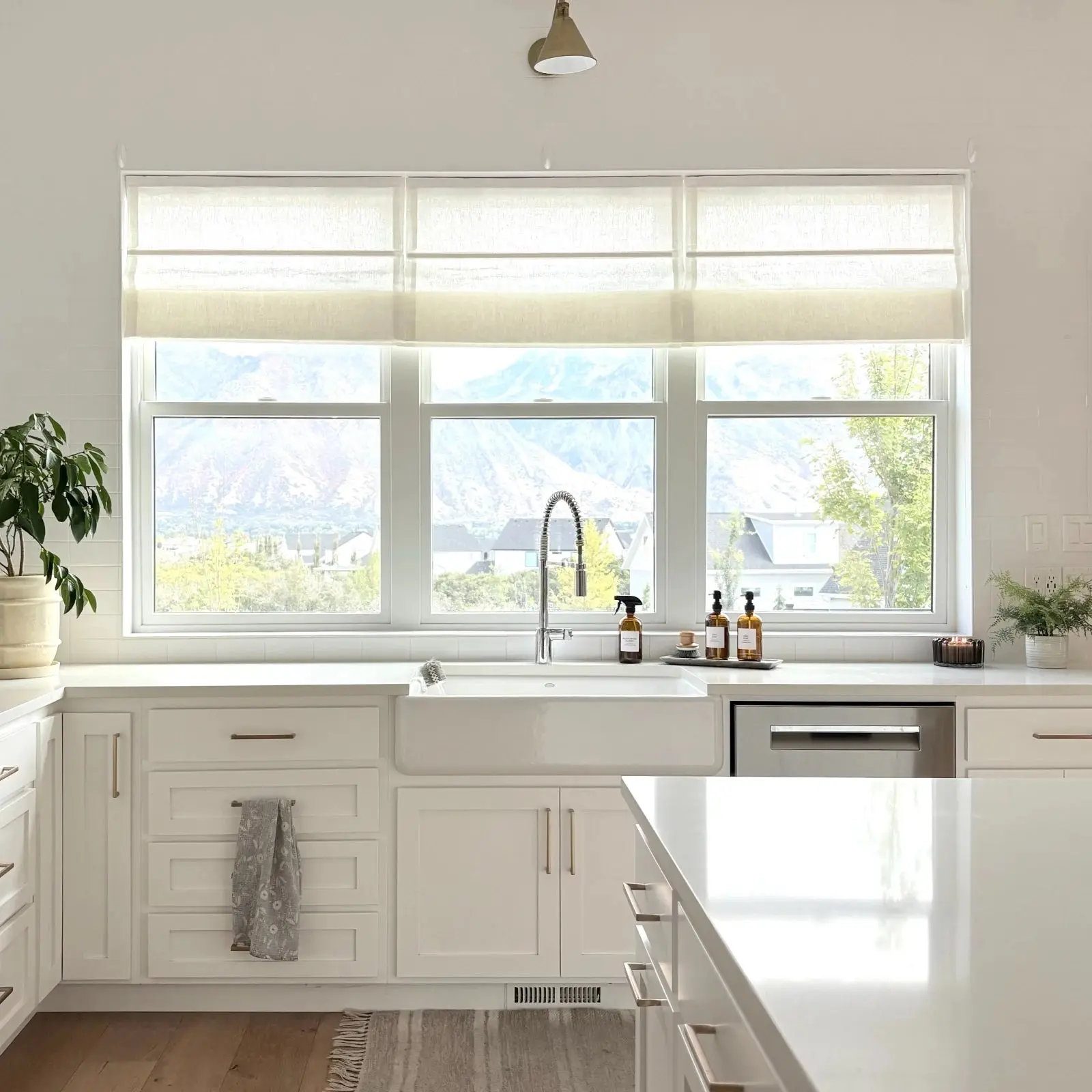 Patti Belgian Linen Roman Shade Cordless - Image 3