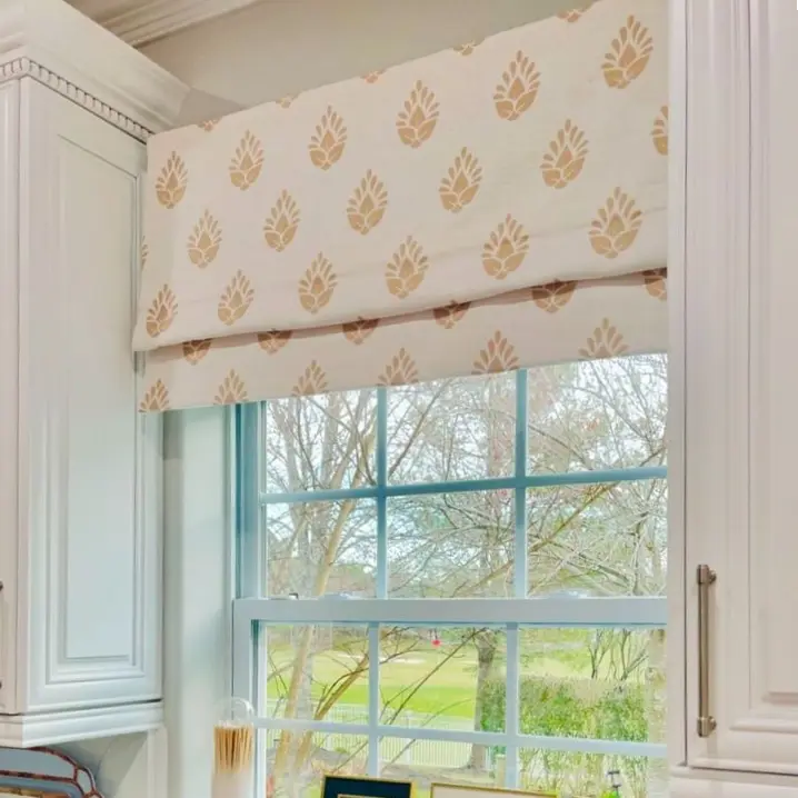Stefana Silber Printed Cordless Roman Shade - Image 5