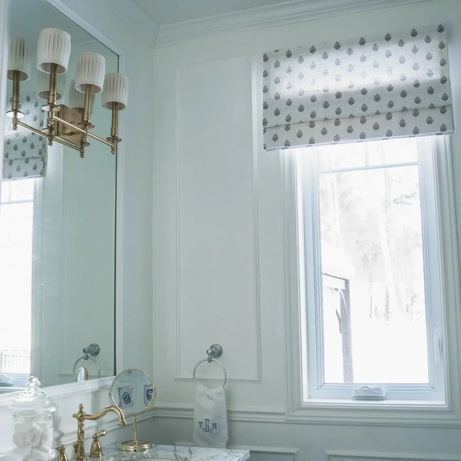 Stefana Silber Printed Cordless Roman Shade - Image 6