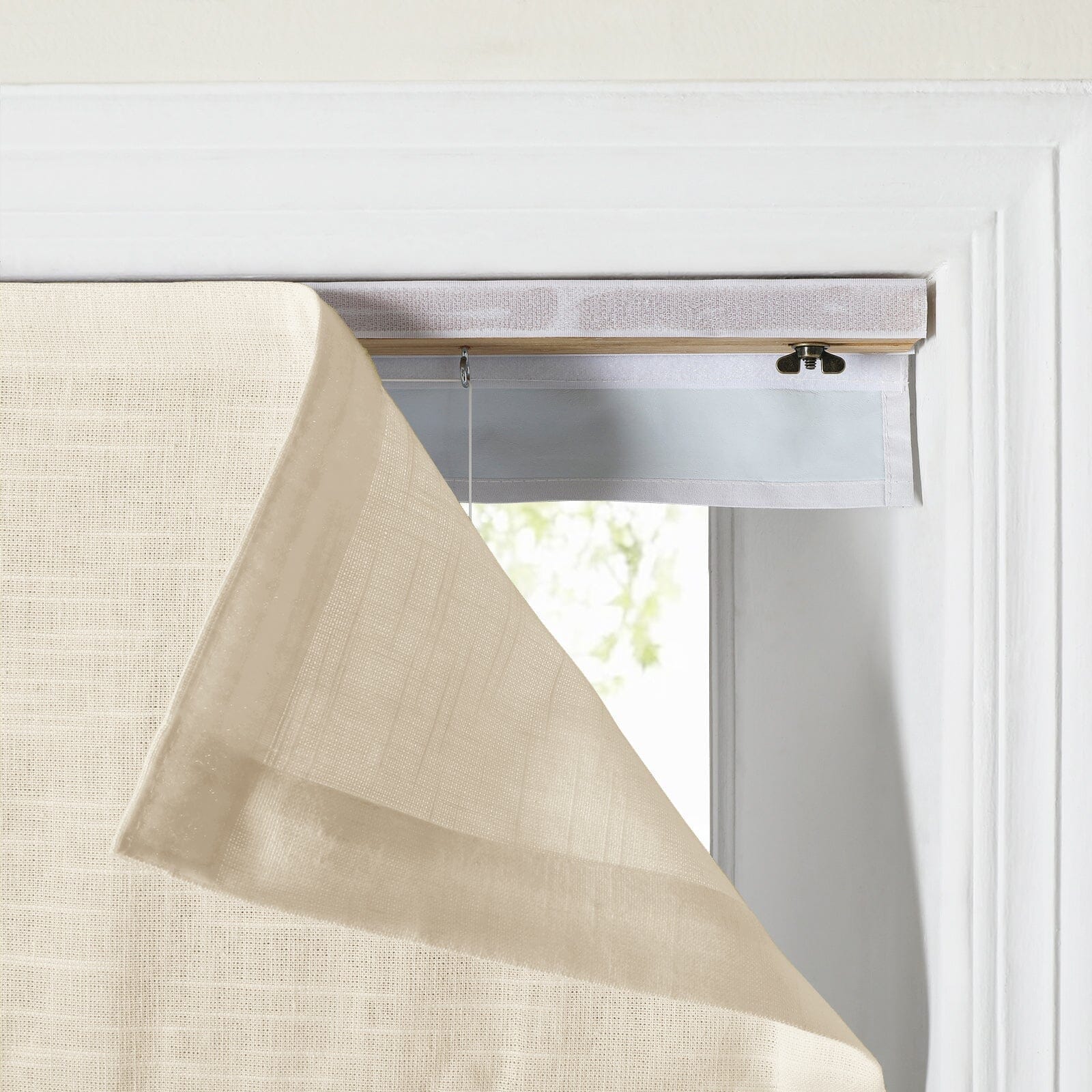 Stefana Silber Printed Cordless Roman Shade-Wooden Headrail - Image 5
